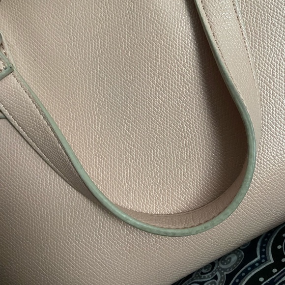 GUESS handbag - Picture 8 of 9